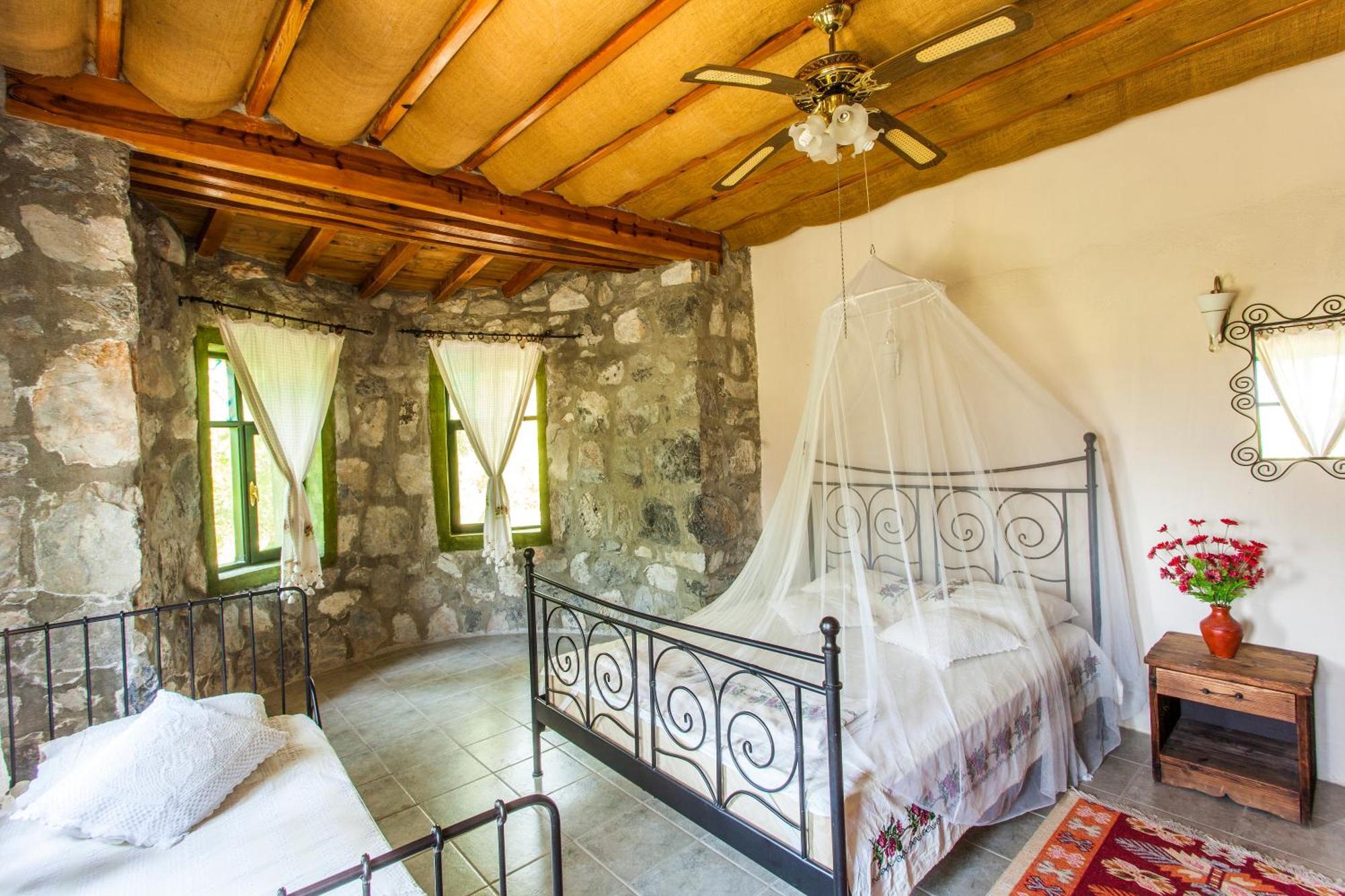 Bed and Breakfast Otantik Tas Ev à Dalaman Extérieur photo